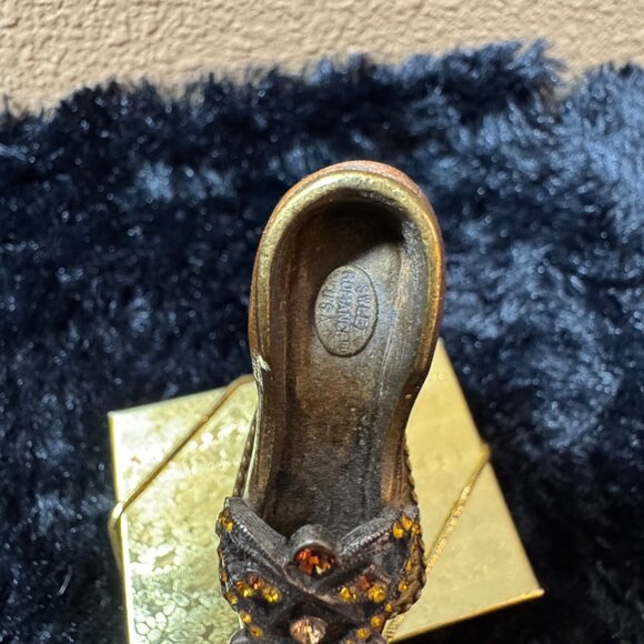 Miniture Sweet Romance Shoe And Stand - Picture 5 of 5